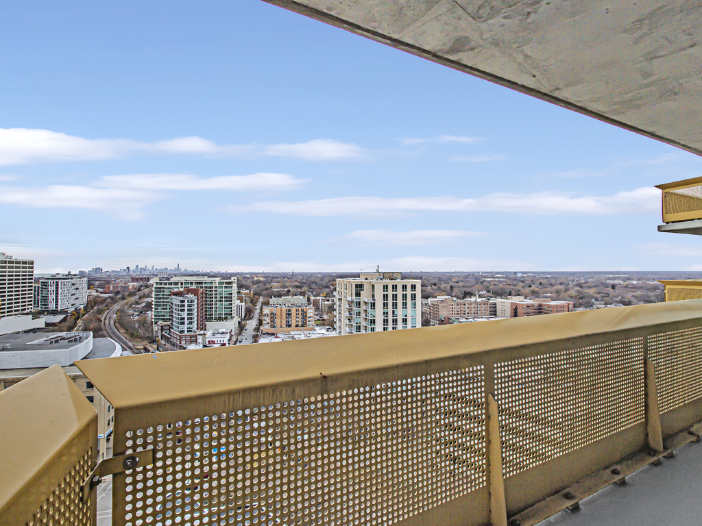 1720 Maple Street Unit: 2030