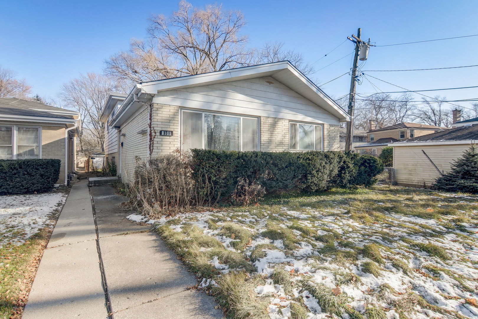 9305 E Prairie Road