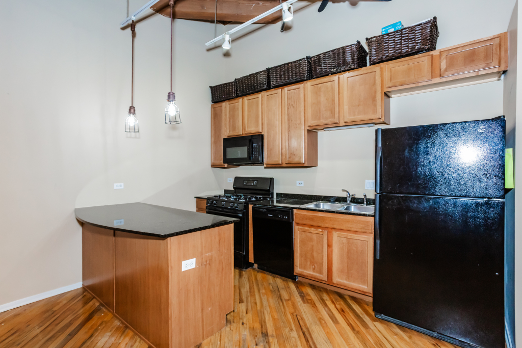 1500 W Monroe Street Unit: 307