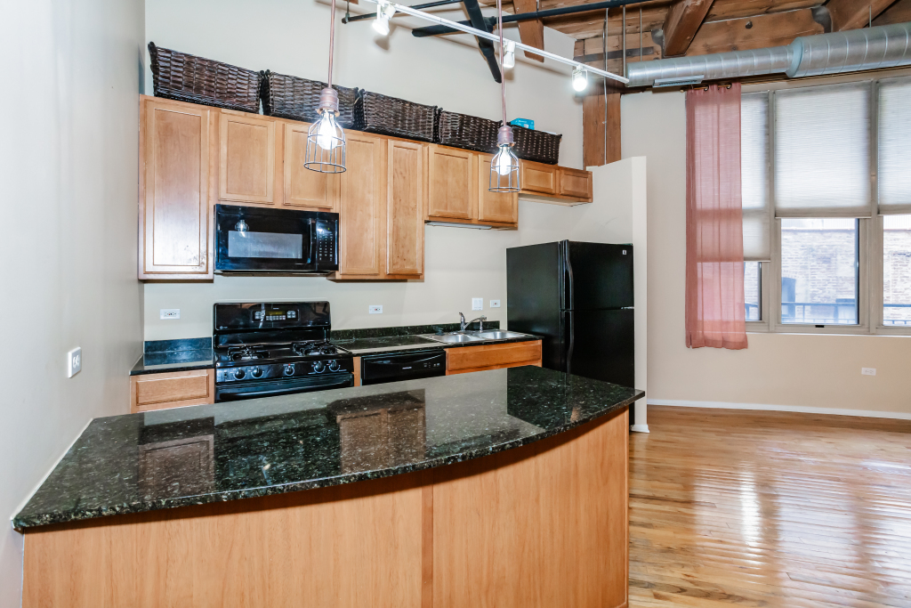 1500 W Monroe Street Unit: 307