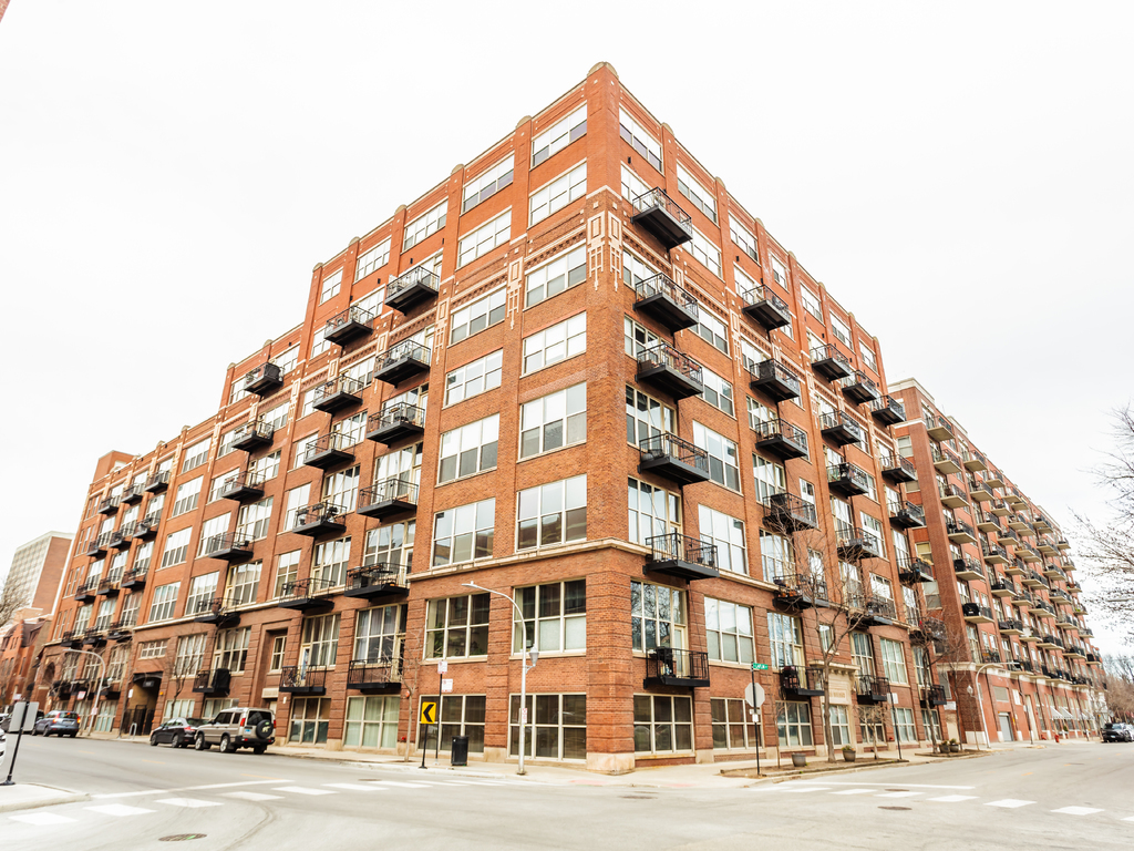 1500 W Monroe Street Unit: 307