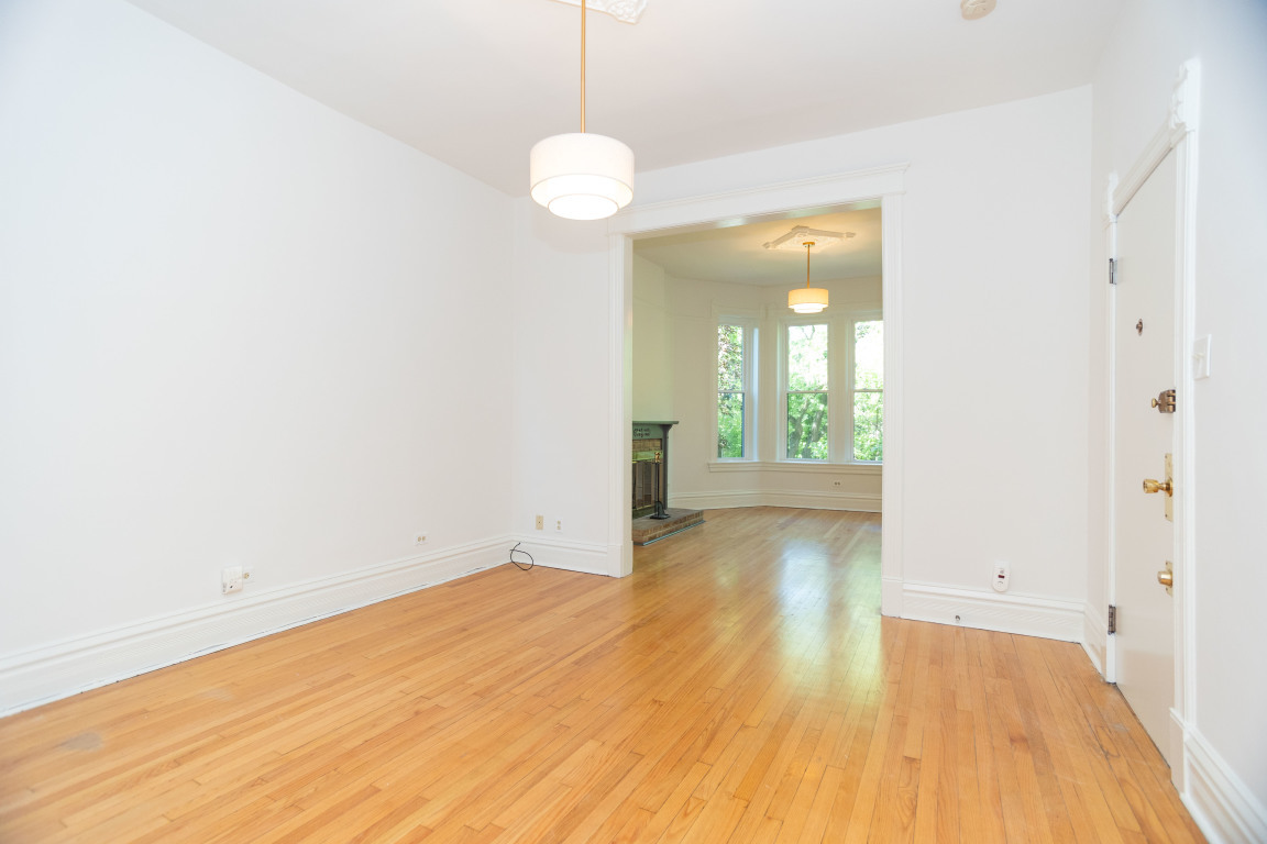 1817 N Mohawk Street Unit: 2