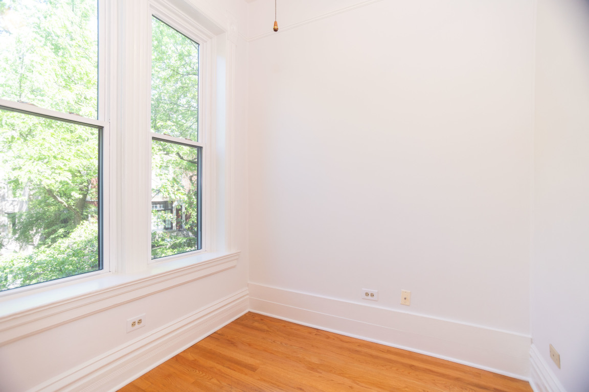 1817 N Mohawk Street Unit: 2