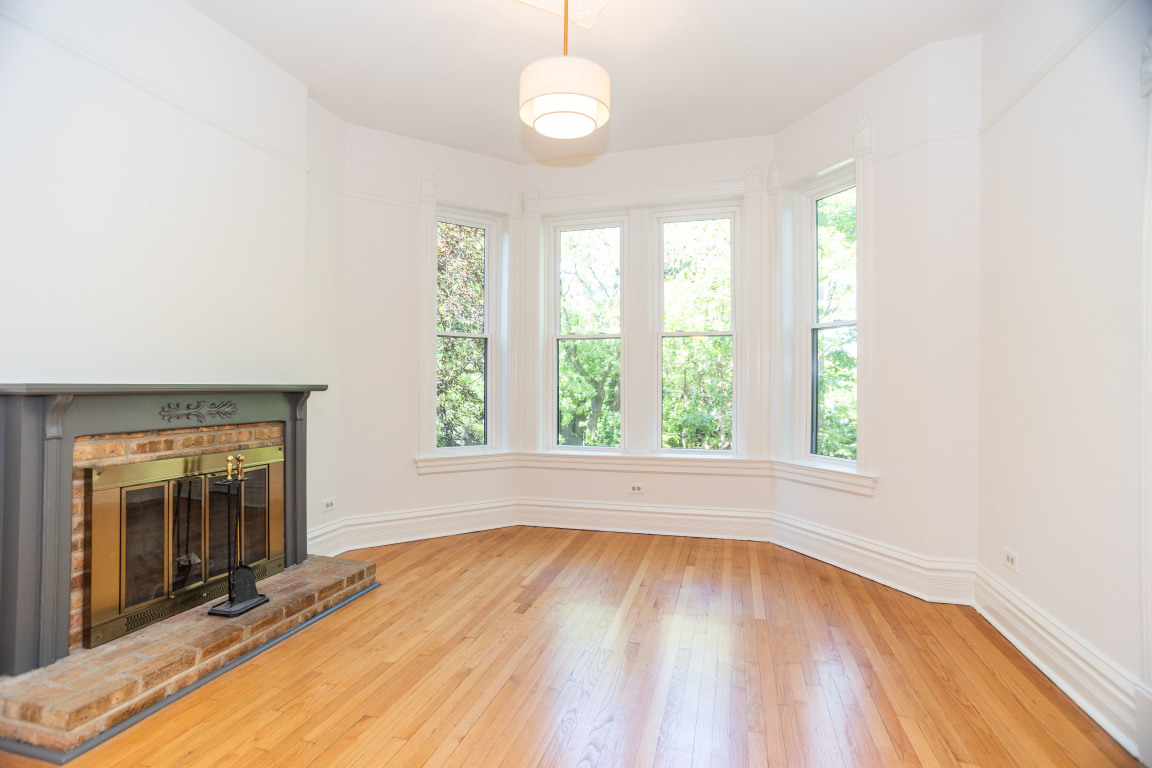 1817 N Mohawk Street Unit: 2