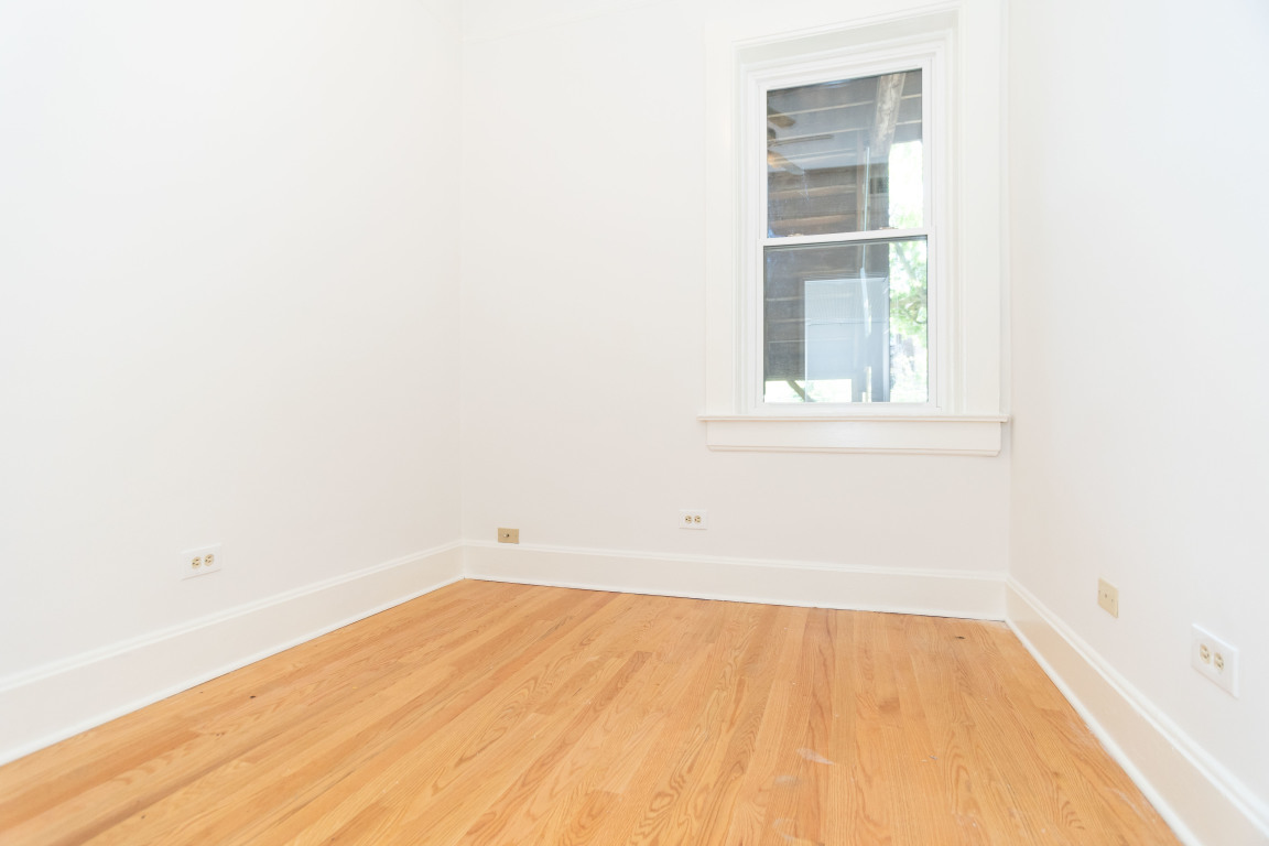 1817 N Mohawk Street Unit: 2
