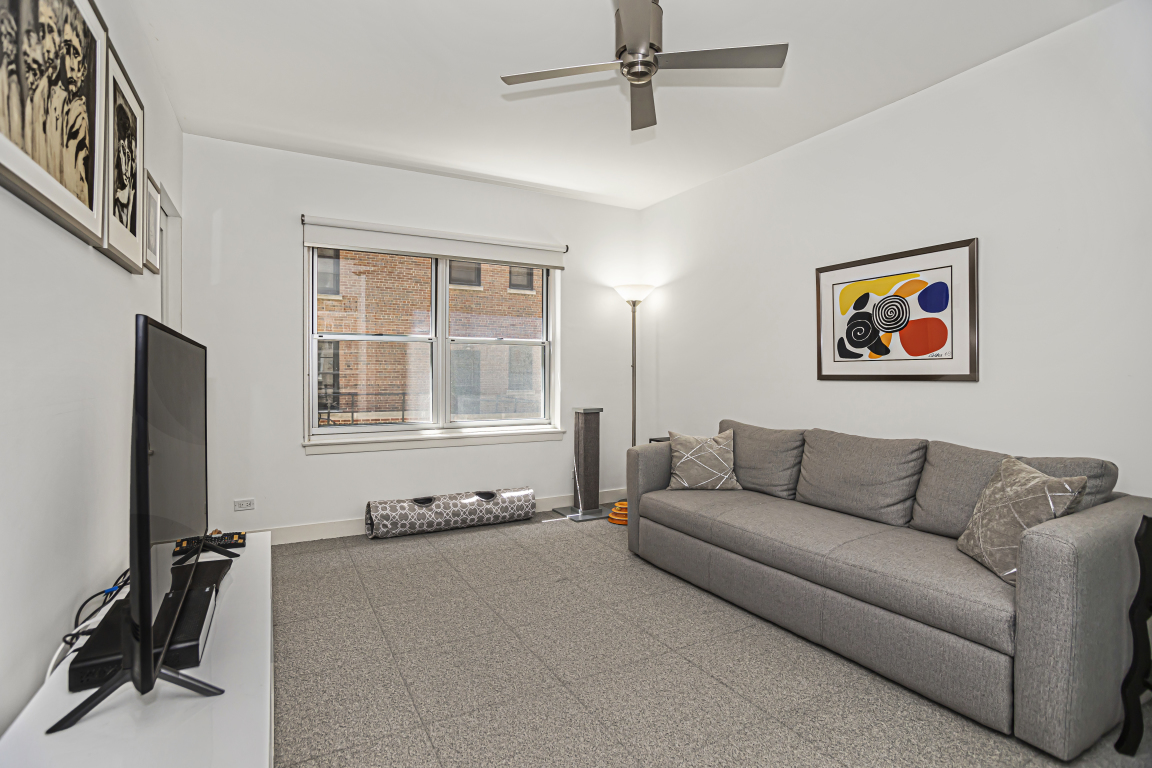 1508 Hinman Avenue Unit: 2B