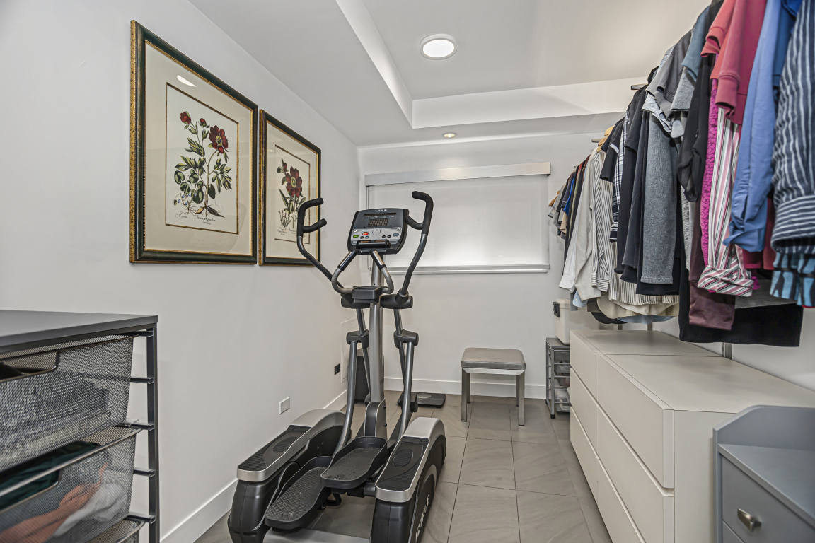 1508 Hinman Avenue Unit: 2B