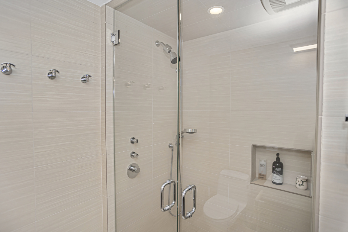 1508 Hinman Avenue Unit: 2B