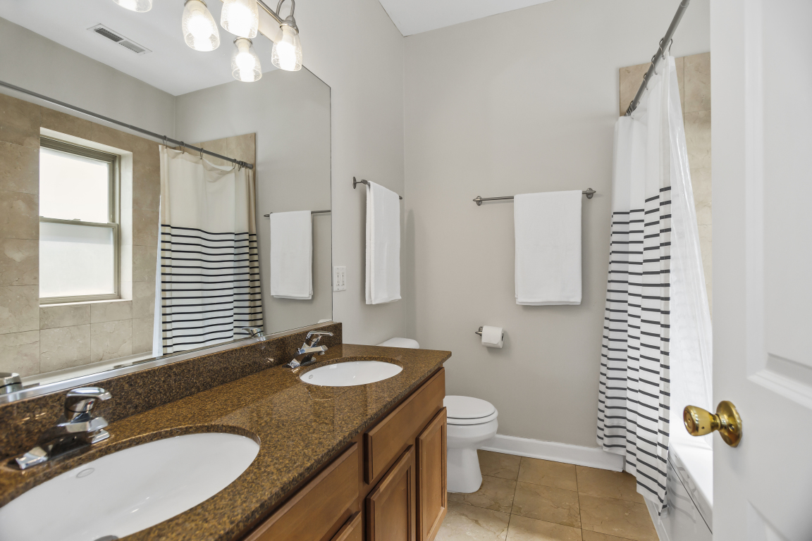 4444 N Dover Street Unit: 3S