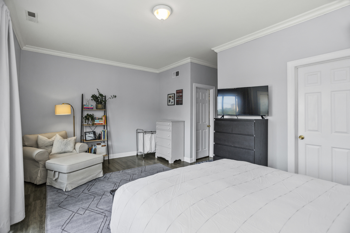 4444 N Dover Street Unit: 3S