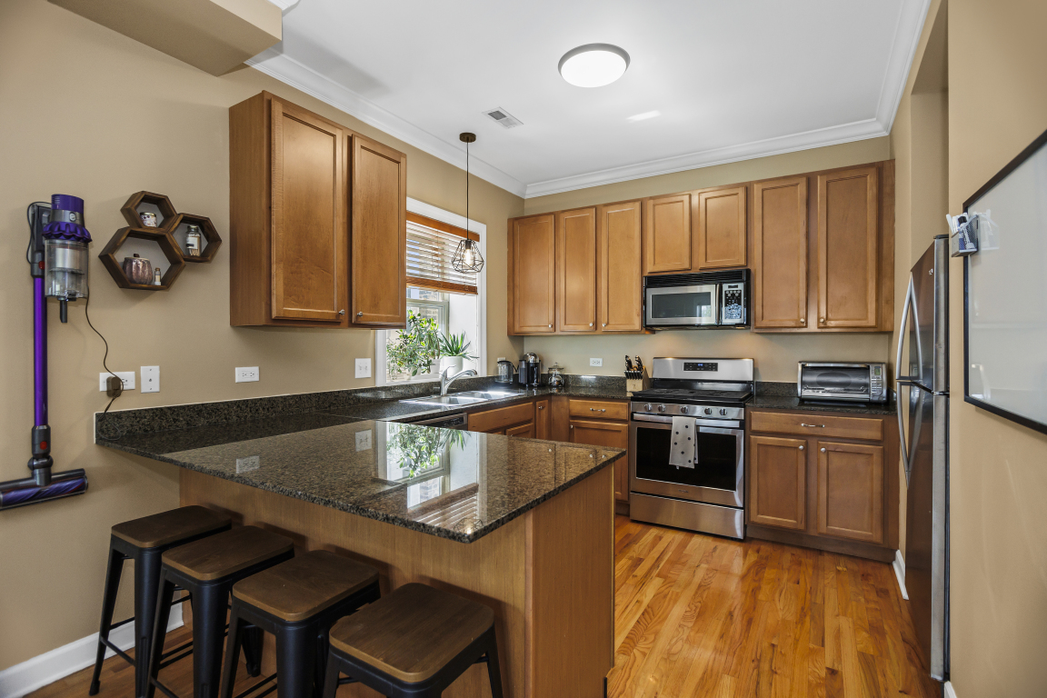 4444 N Dover Street Unit: 3S