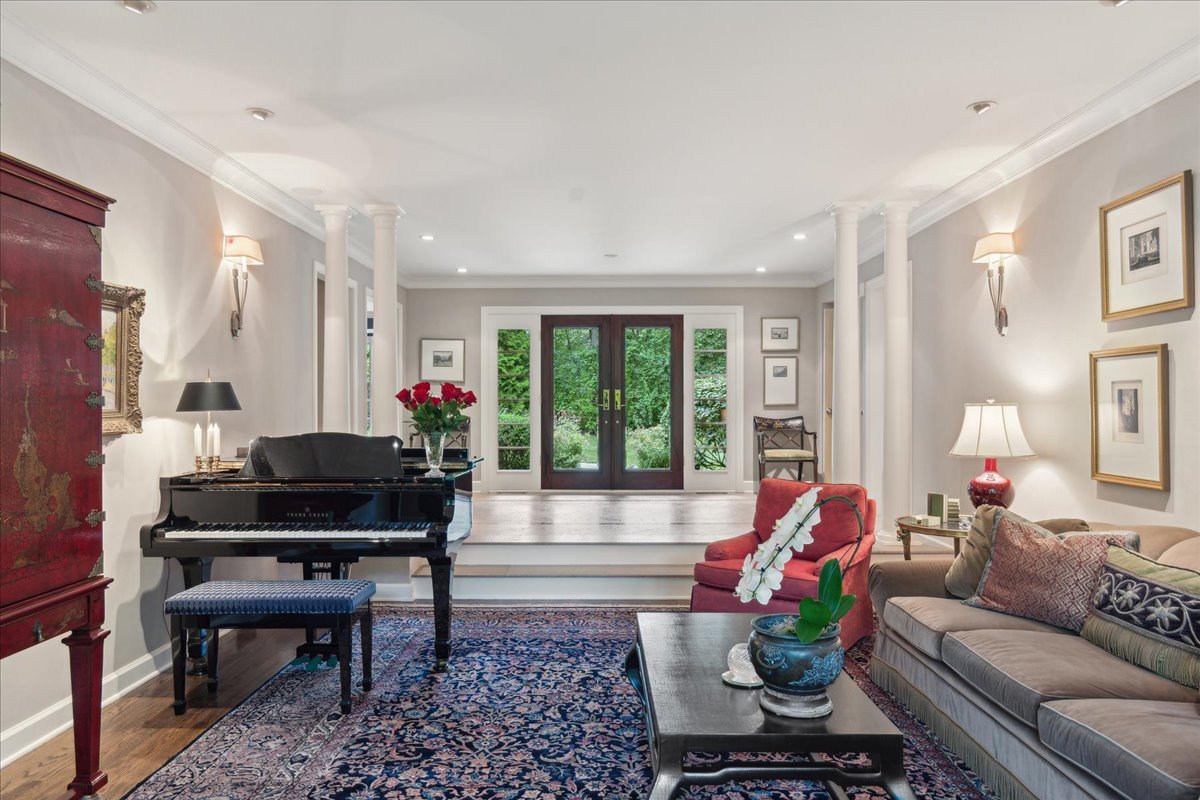 1213 Turicum Road