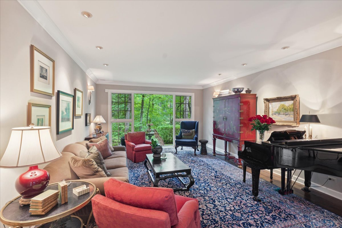 1213 Turicum Road