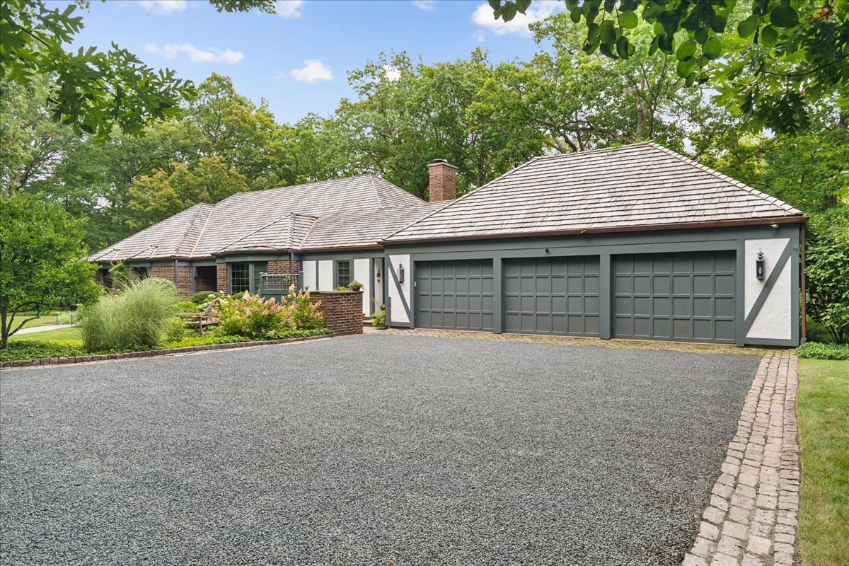 1213 Turicum Road