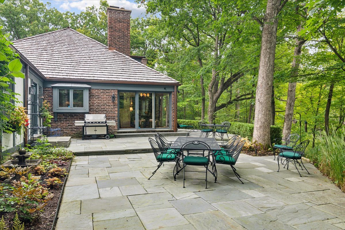 1213 Turicum Road