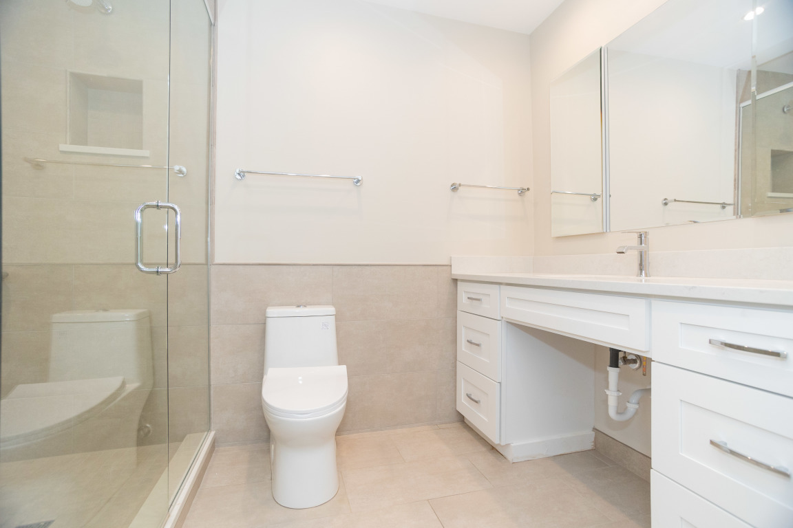 1500 Oak Avenue Unit: 1H