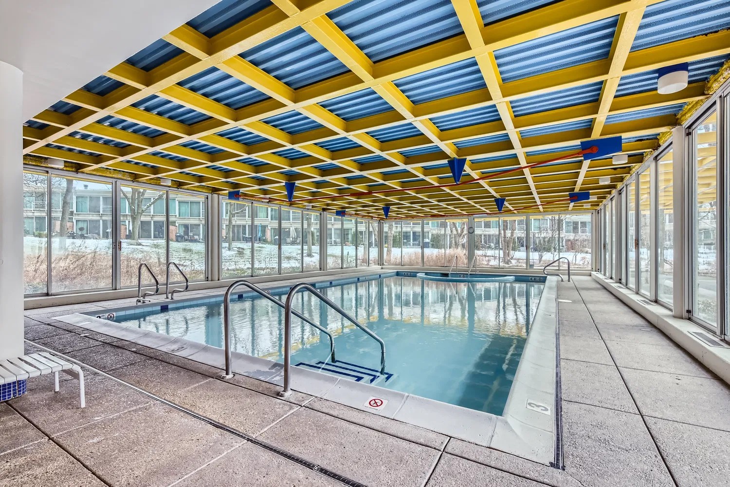 2555 Gross Point Road Unit: 300