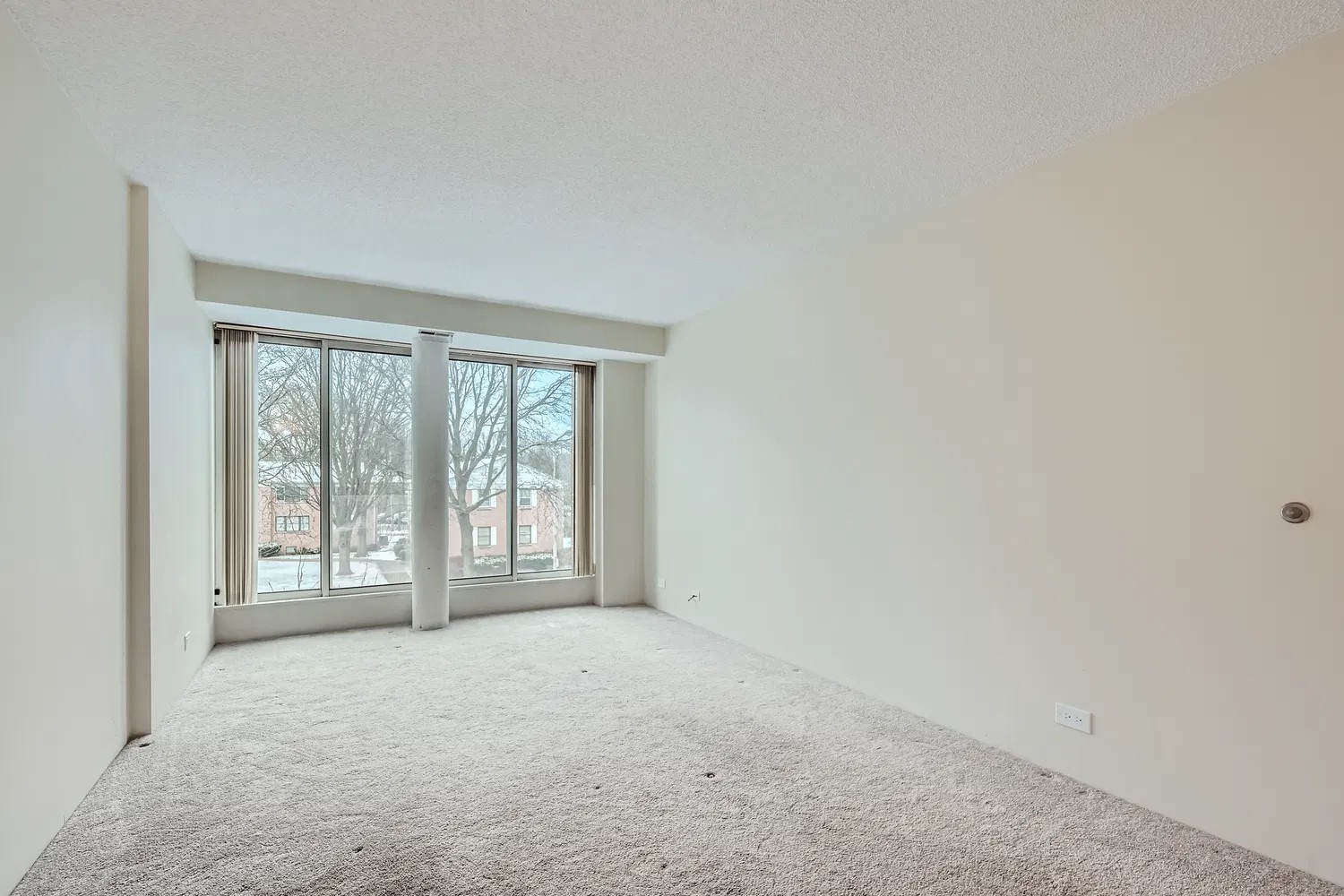 2555 Gross Point Road Unit: 300