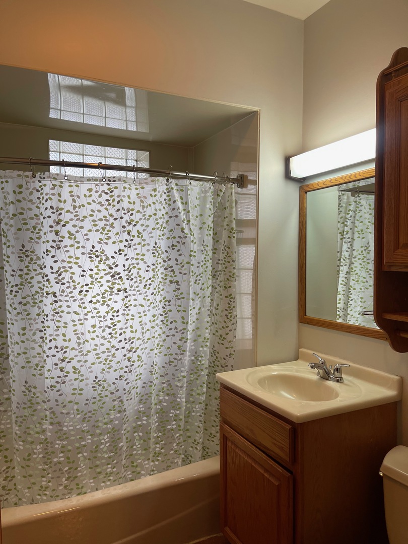 1230 Wesley Avenue Unit: 1