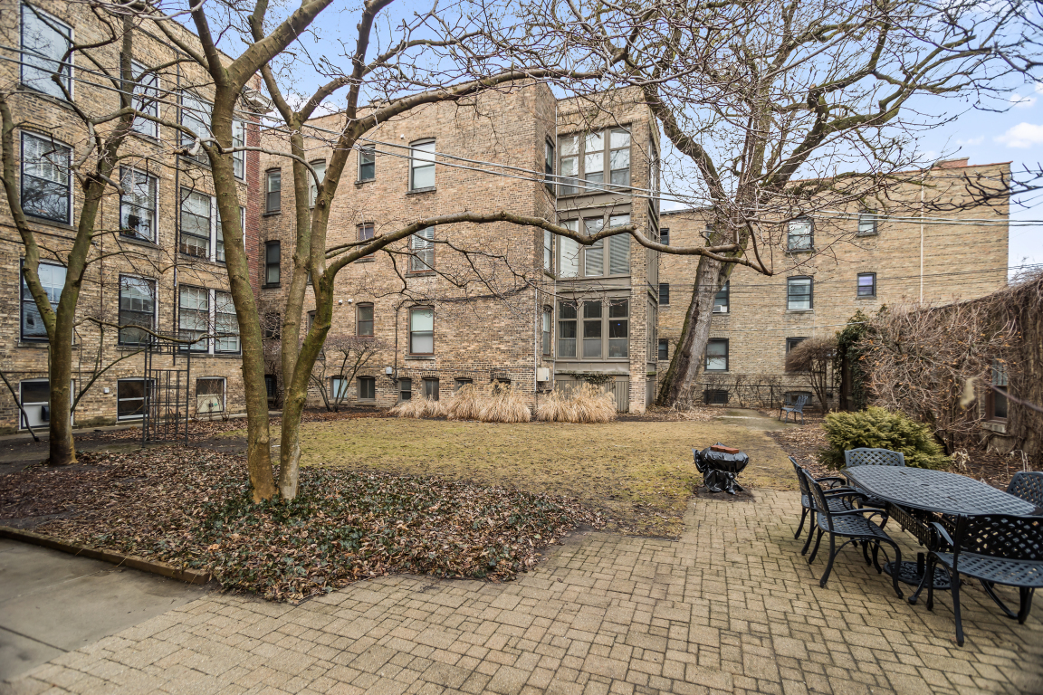 925 Michigan Avenue Unit: 3