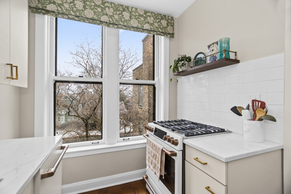 925 Michigan Avenue Unit: 3