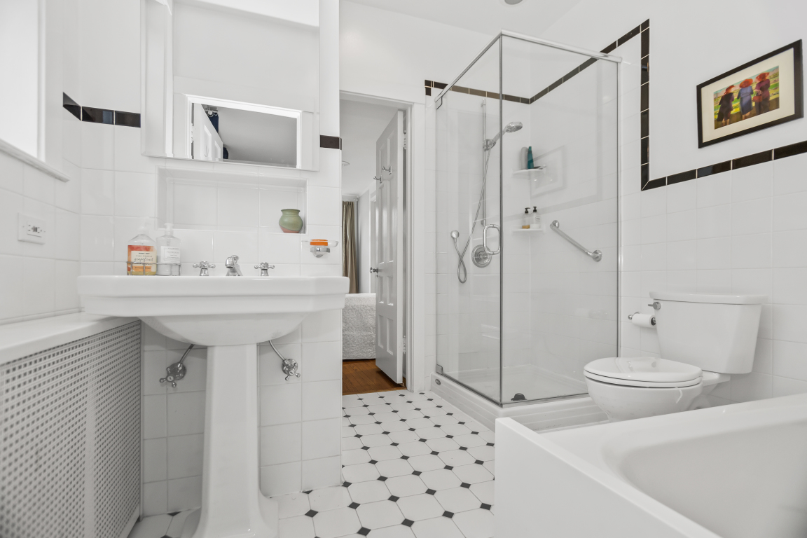 925 Michigan Avenue Unit: 3