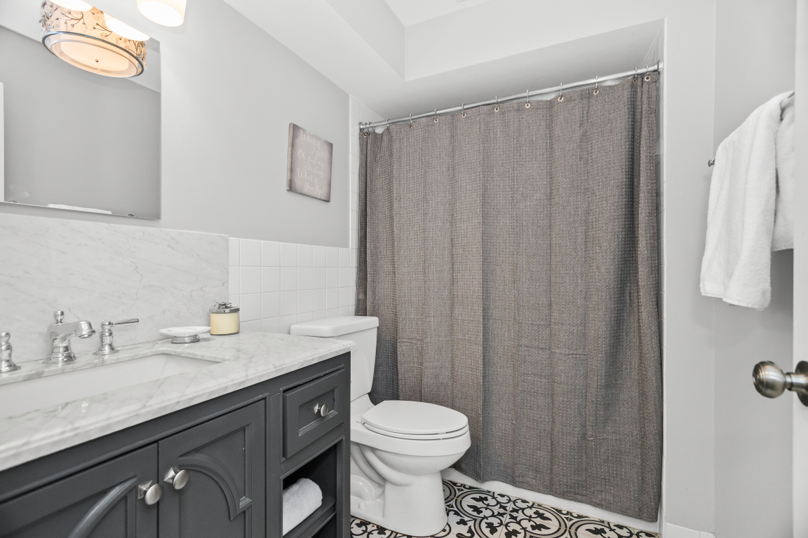 2333 Central Street Unit: 307