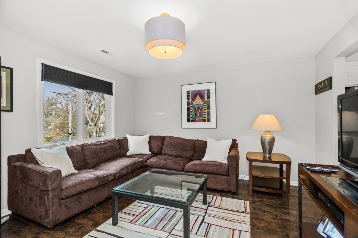 2333 Central Street Unit: 307