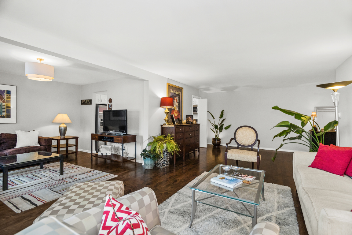 2333 Central Street Unit: 307