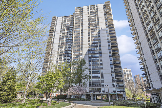 1360 N Sandburg Terrace N Unit: 604C