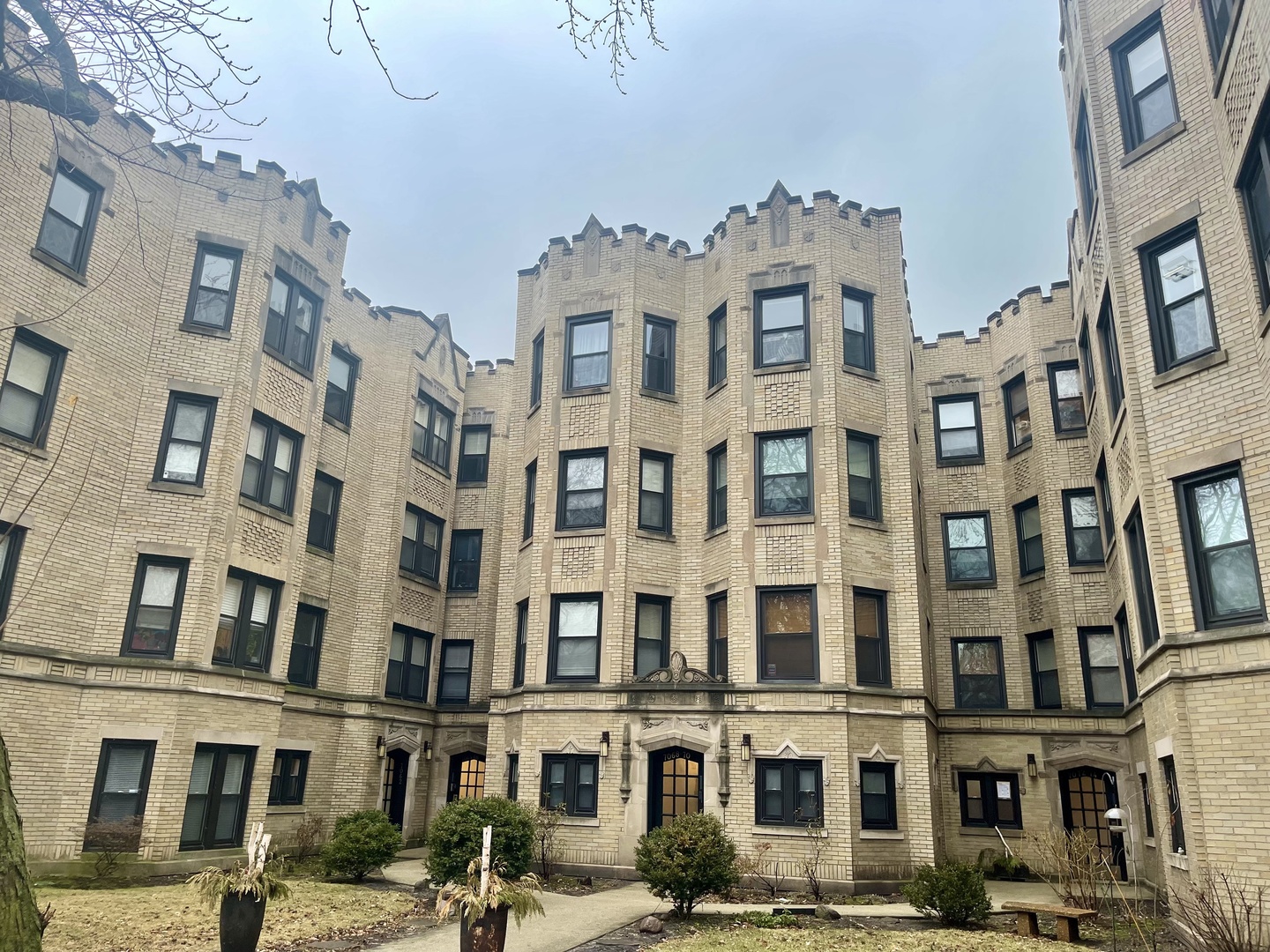 7062 N Wolcott Avenue Unit: 3