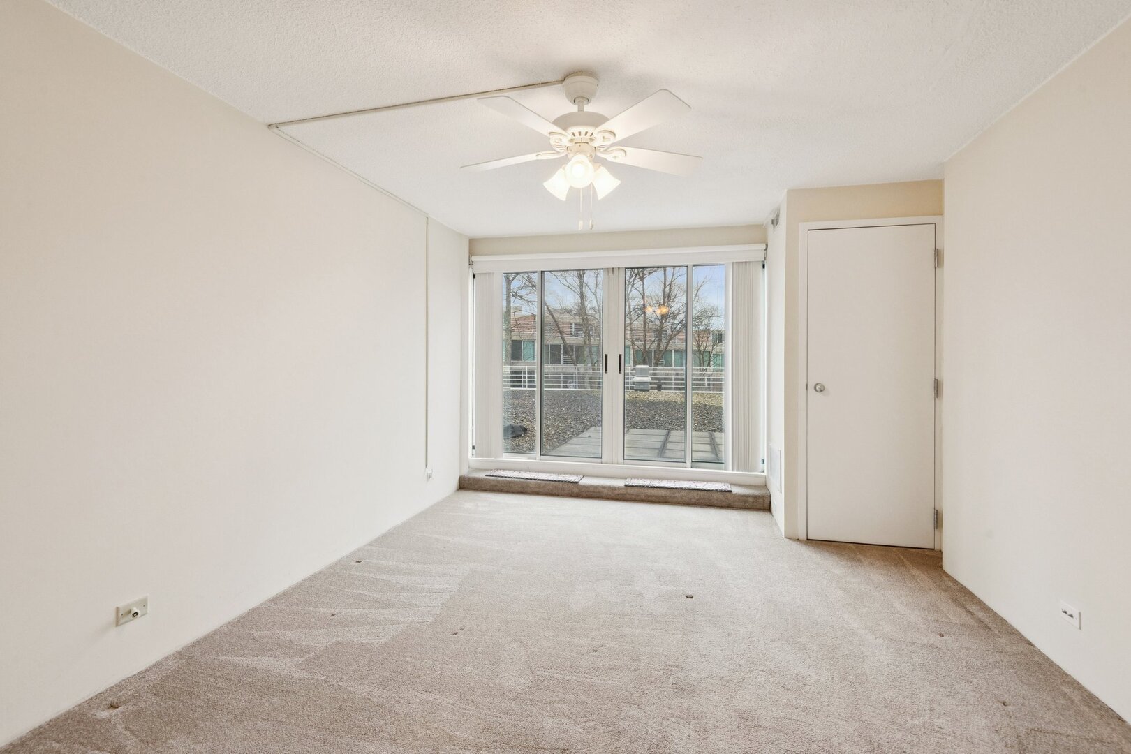 2555 Gross Point Road Unit: 101