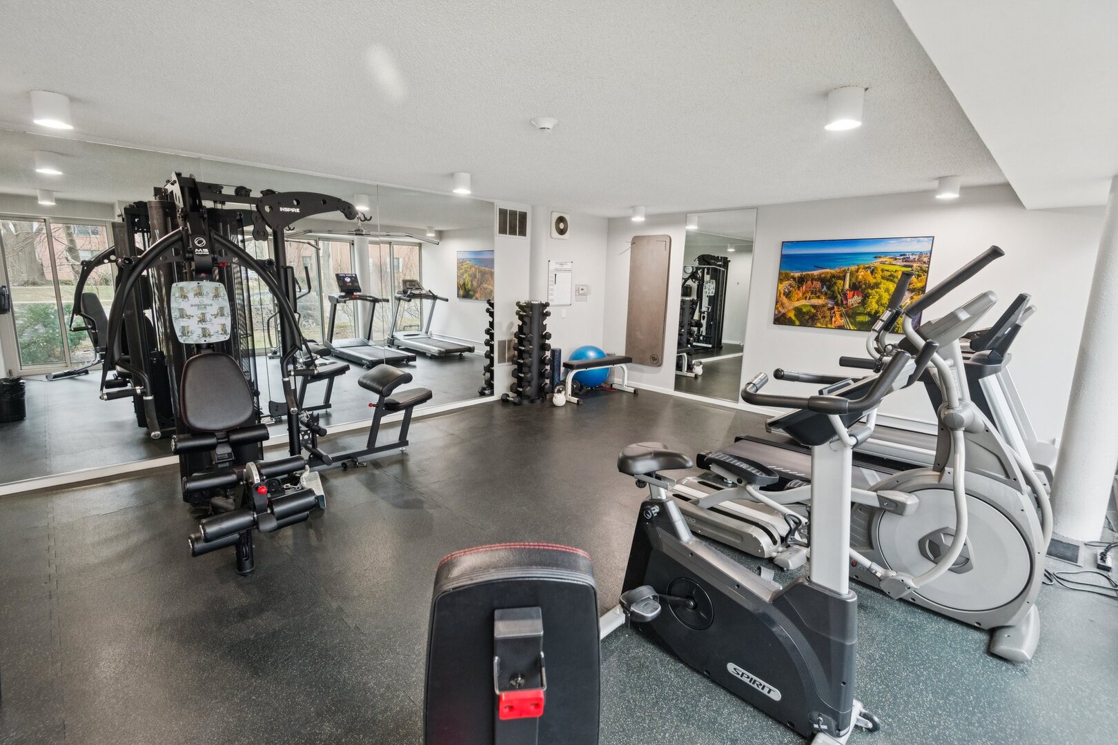 2555 Gross Point Road Unit: 101