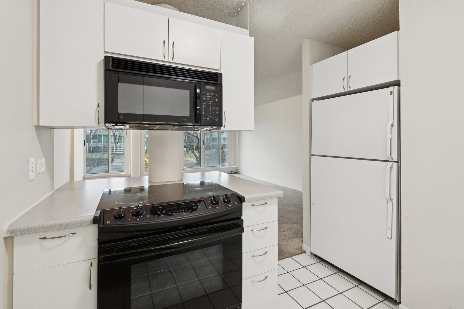 2555 Gross Point Road Unit: 101