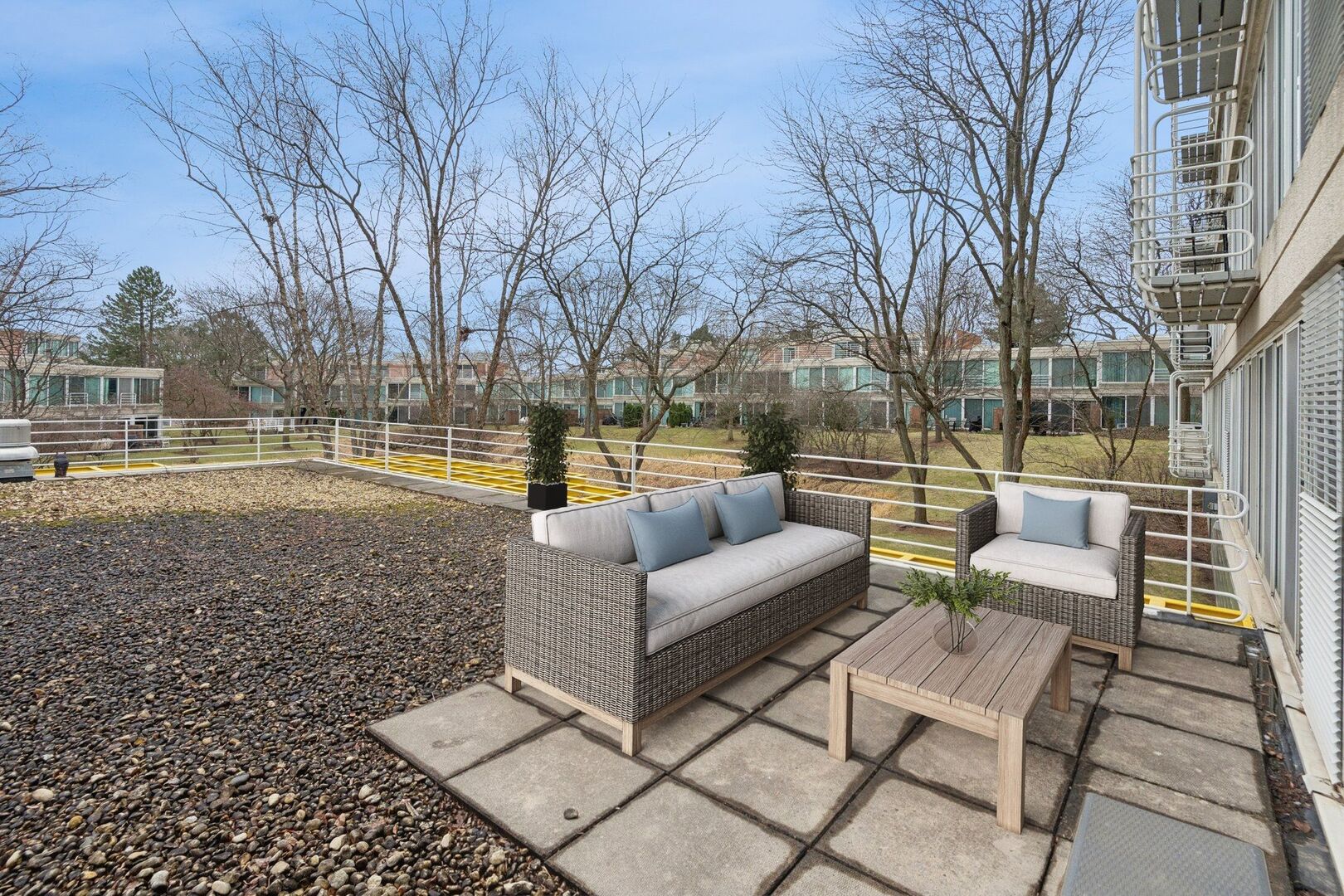 2555 Gross Point Road Unit: 101