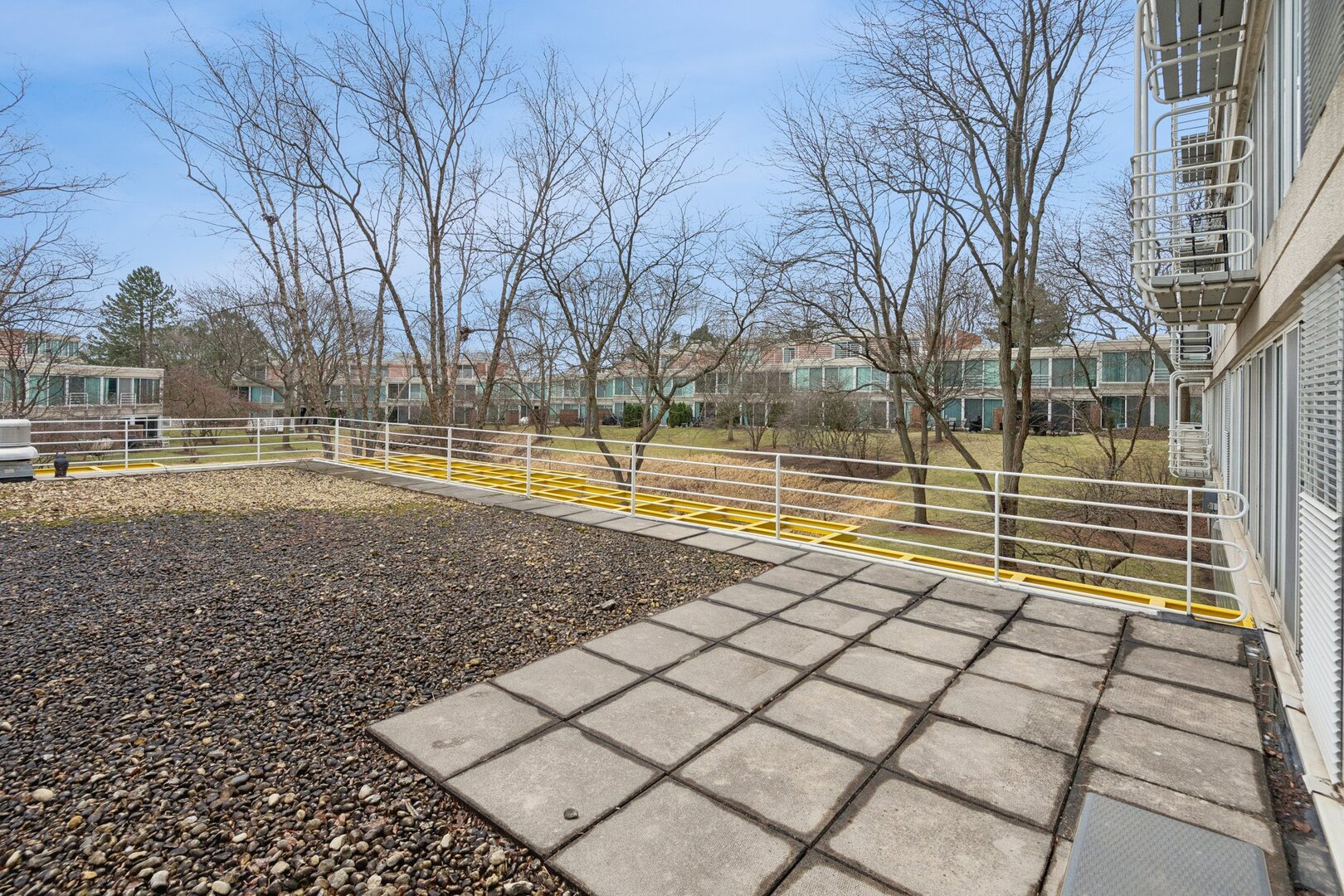 2555 Gross Point Road Unit: 101