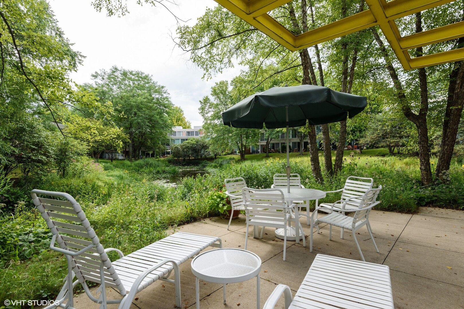 2555 Gross Point Road Unit: 101