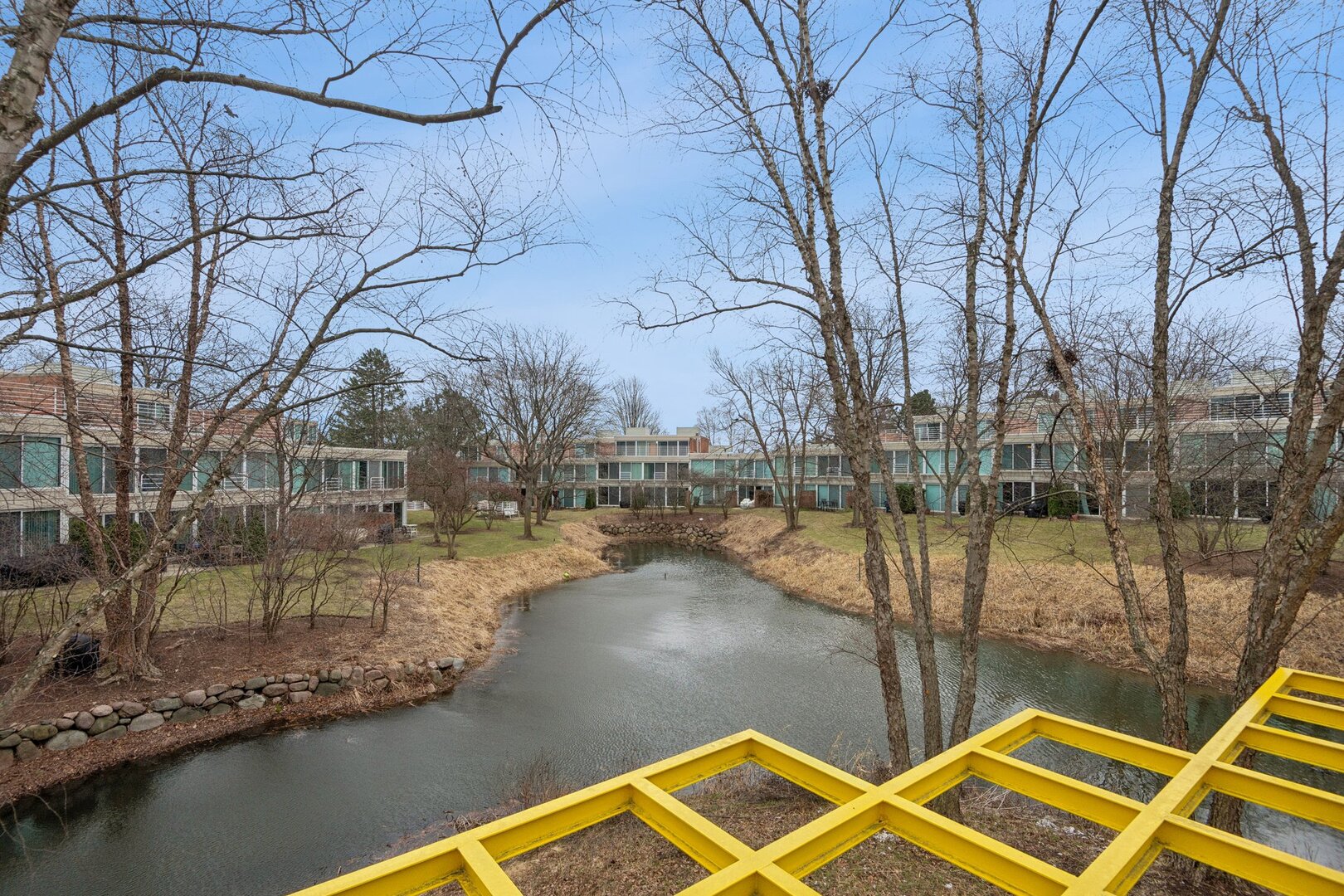 2555 Gross Point Road Unit: 101