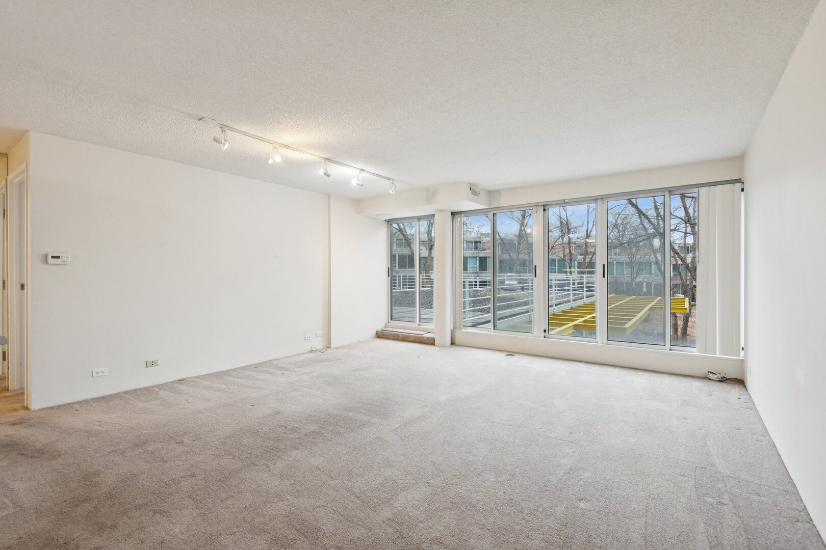 2555 Gross Point Road Unit: 101