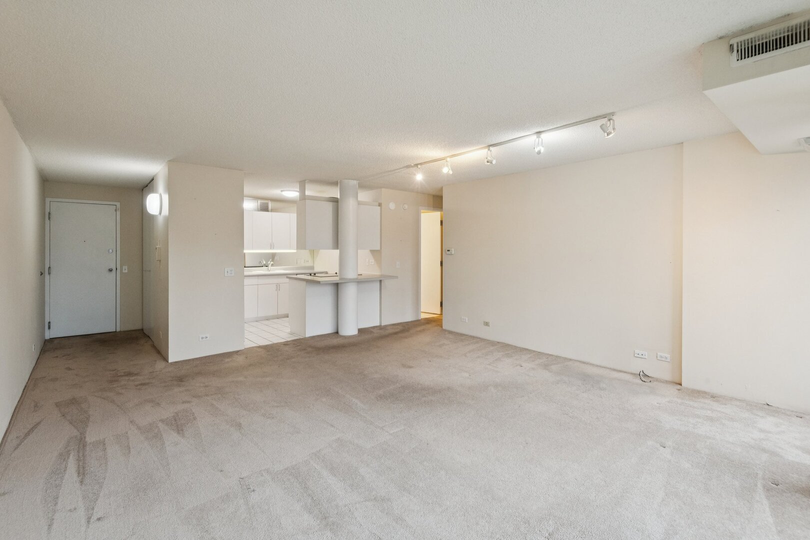 2555 Gross Point Road Unit: 101