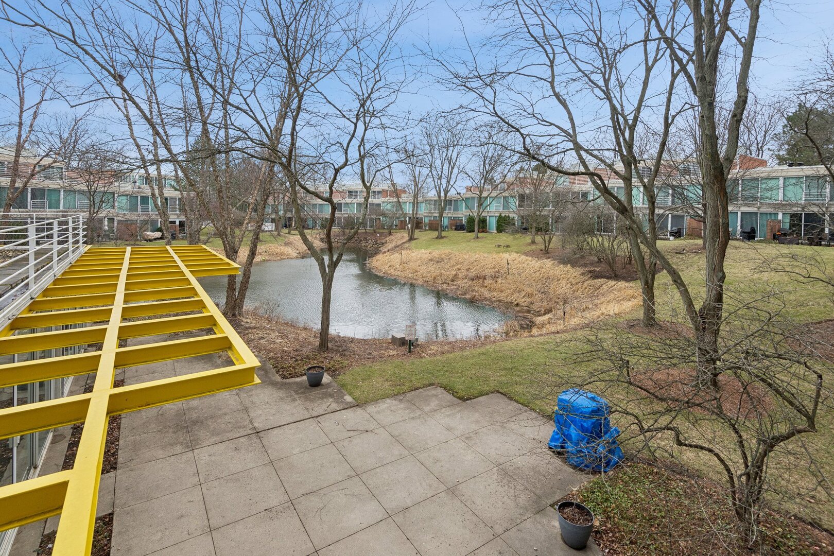 2555 Gross Point Road Unit: 101