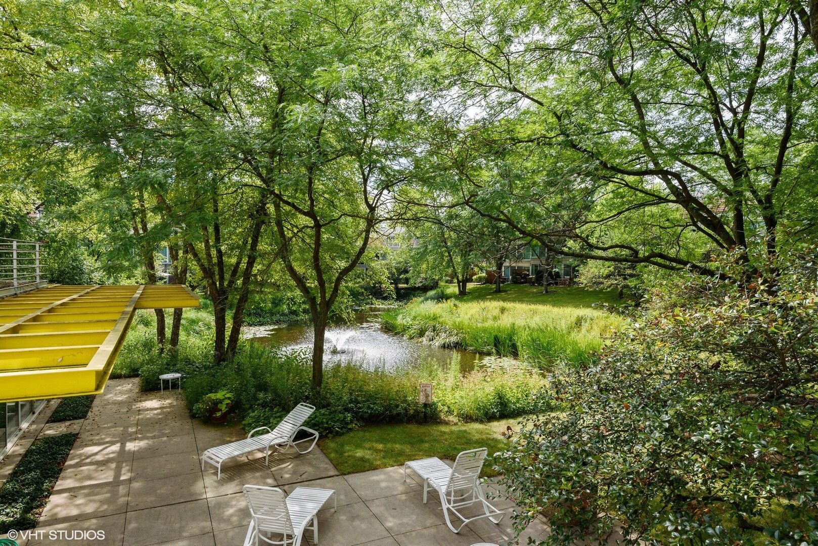 2555 Gross Point Road Unit: 101