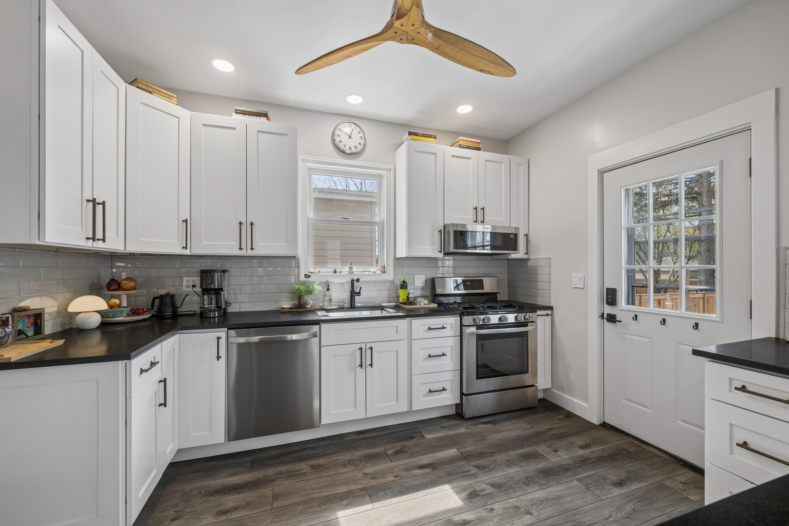 2216 Forestview Road