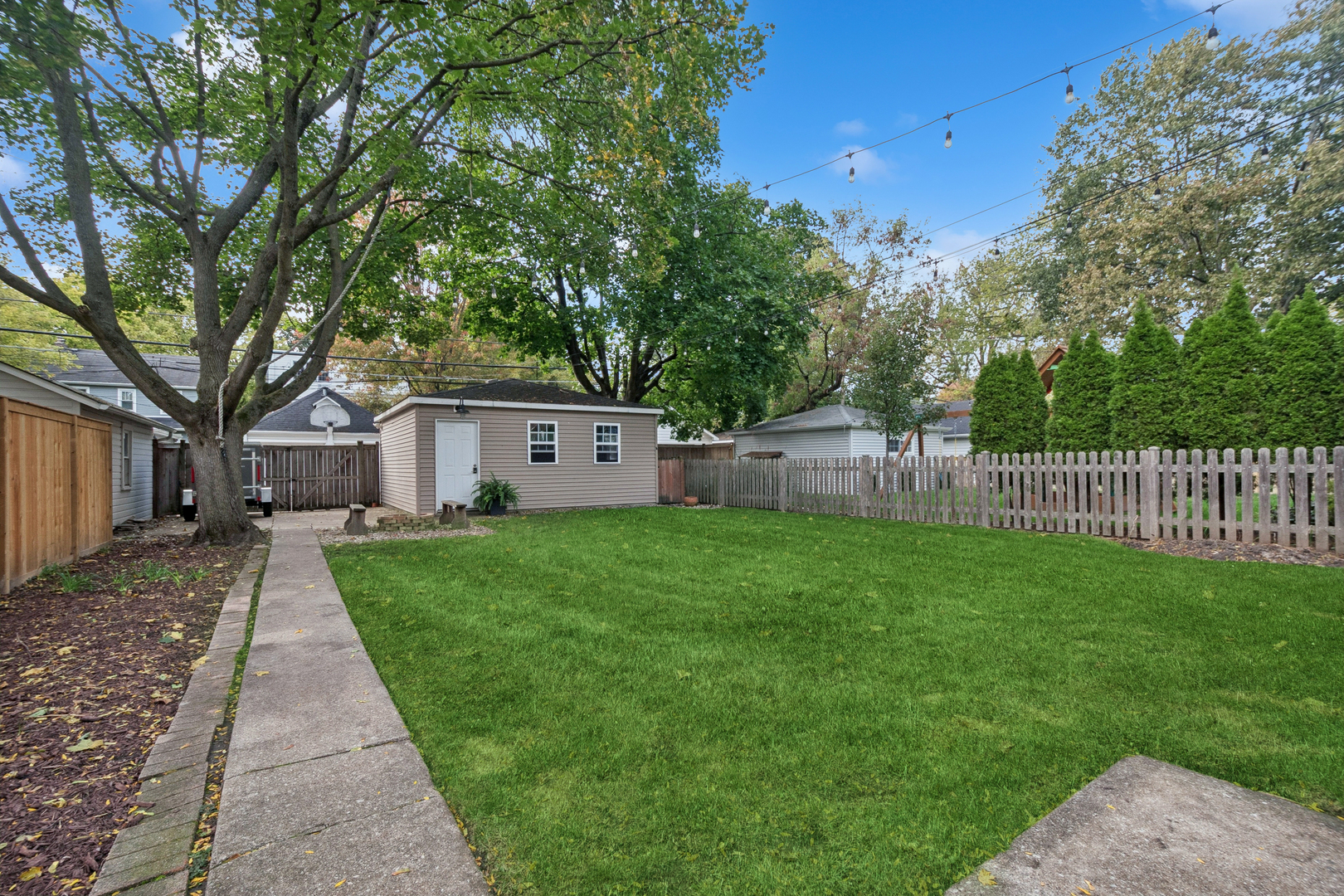 2216 Forestview Road