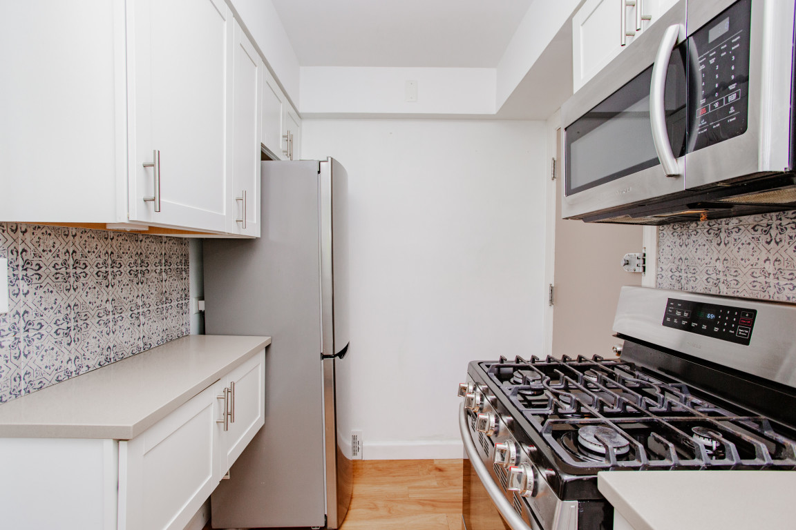 2611 Central Street Unit: 3