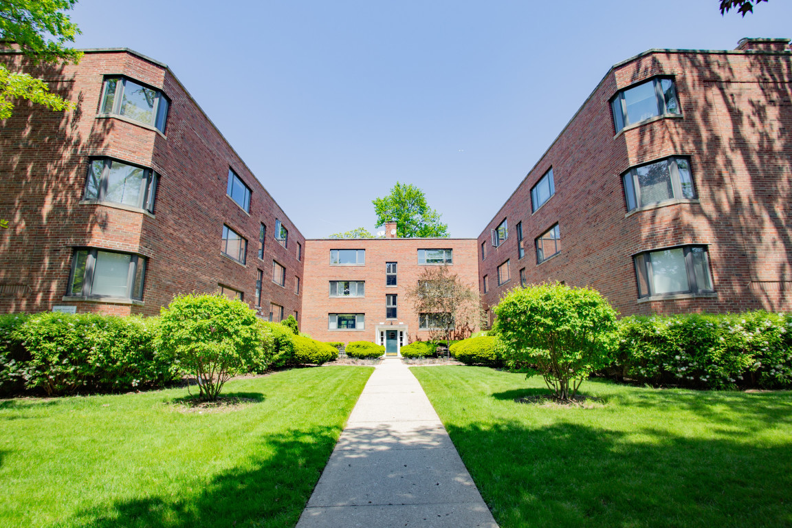 2611 Central Street Unit: 3