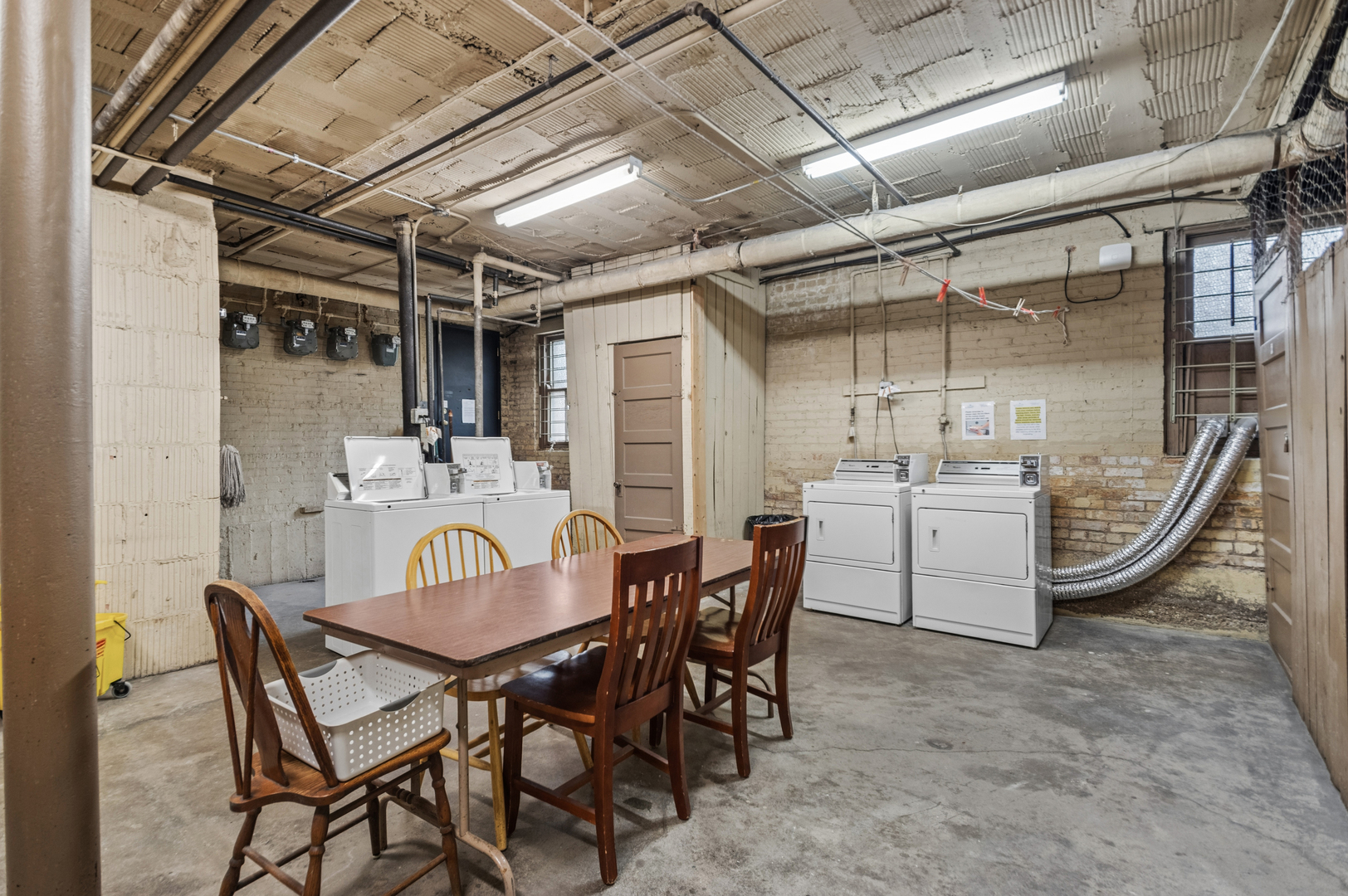 598 Sheridan Square Unit: 2W