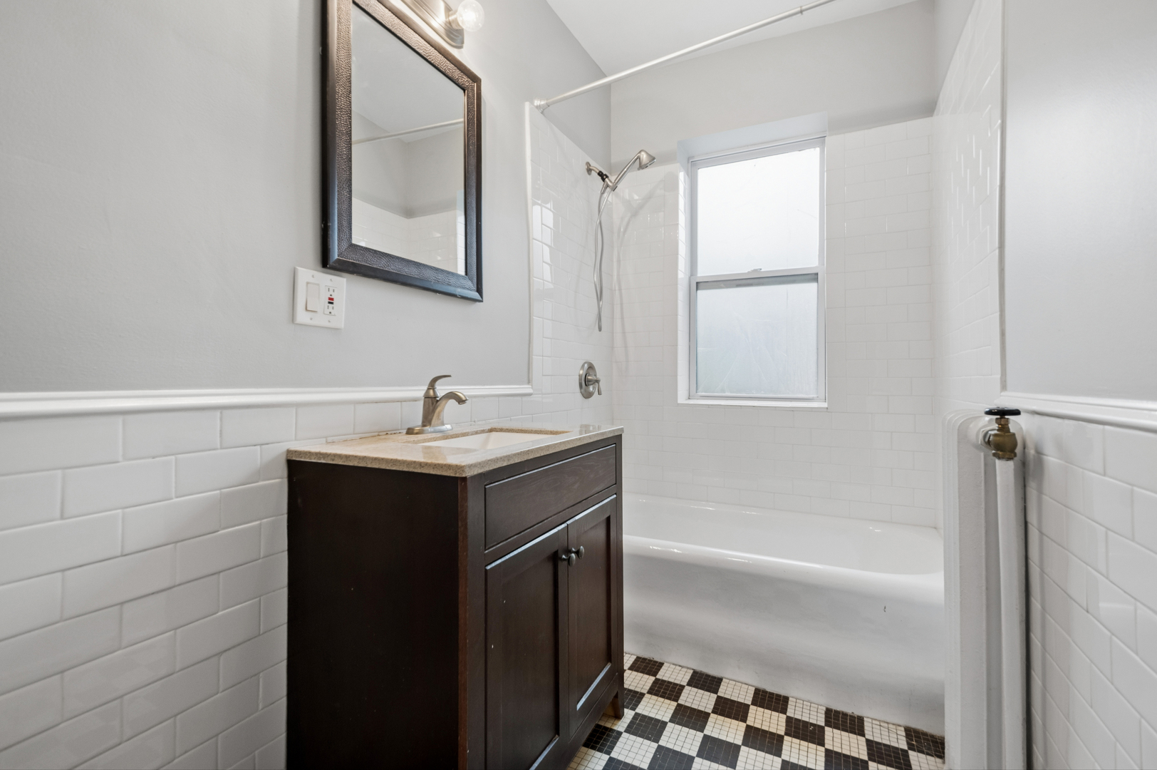 598 Sheridan Square Unit: 2W