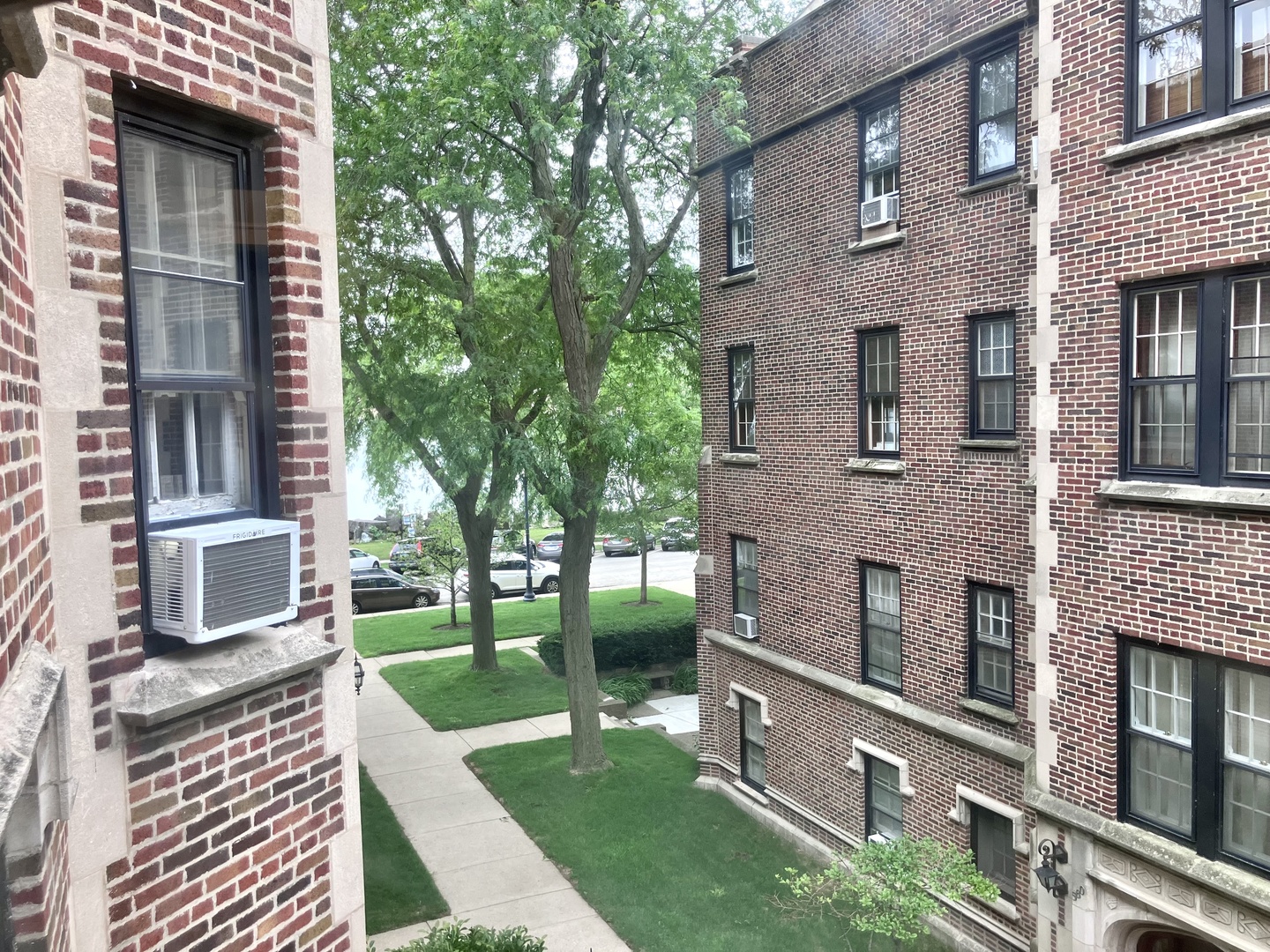598 Sheridan Square Unit: 2W