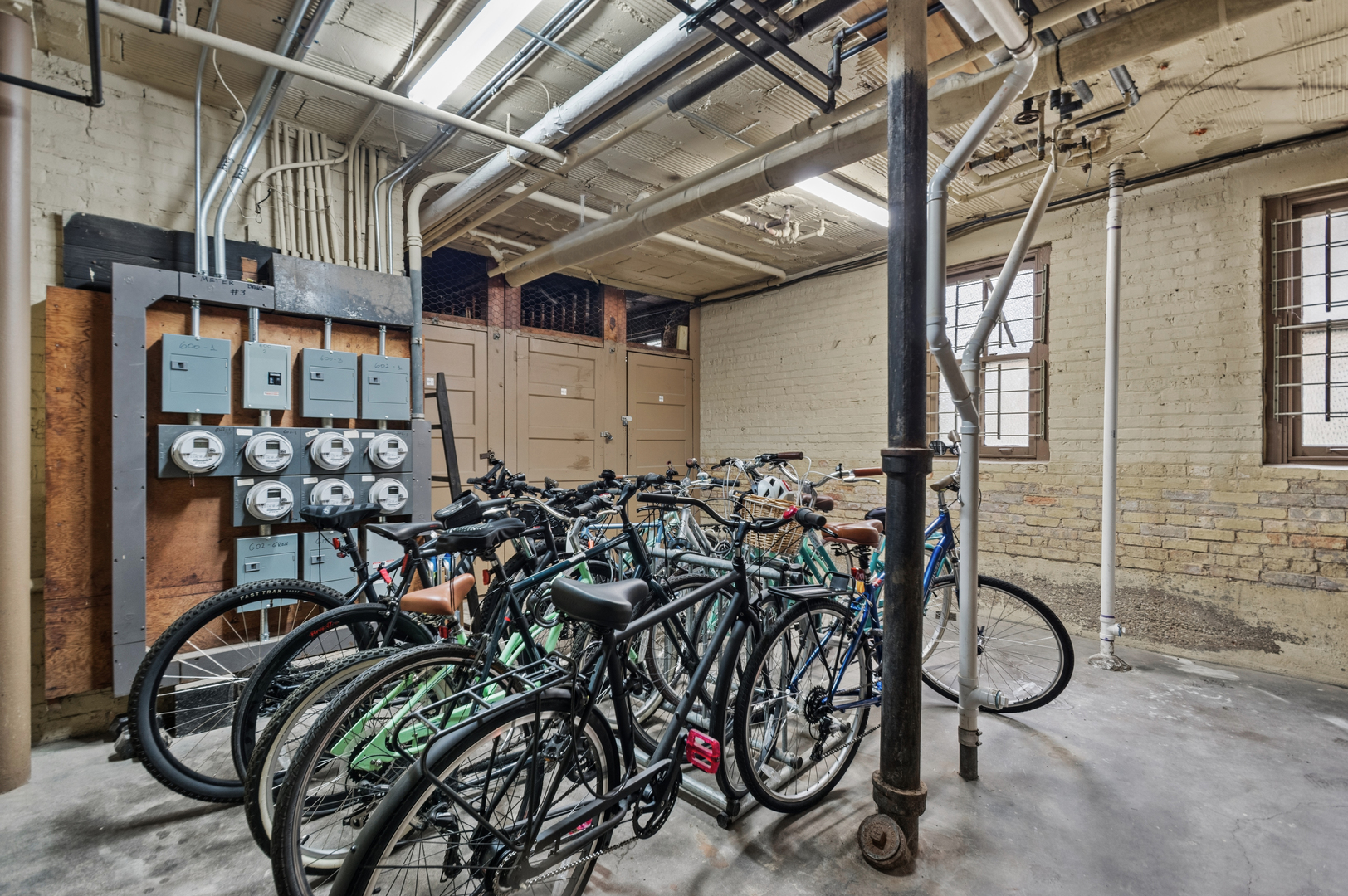 598 Sheridan Square Unit: 2W